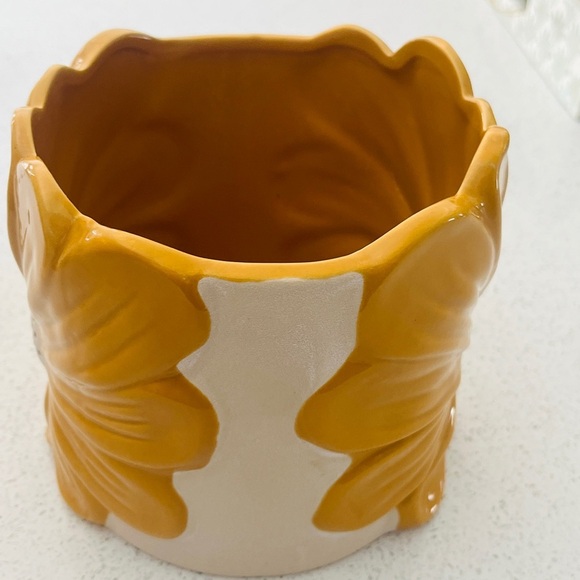Yellow and White Flower pot with Textured Accents - Picture 5 of 6